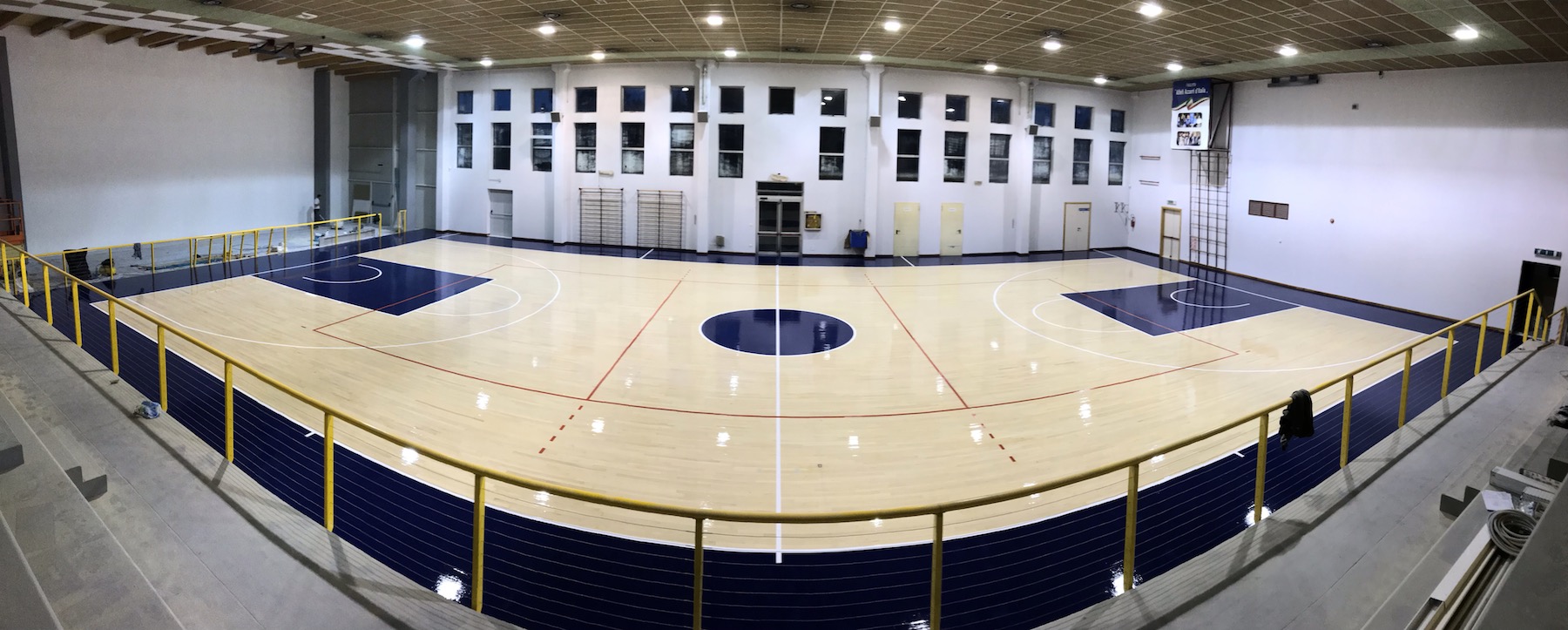 Rimesso a nuovo il parquet sportivo del palazzetto di Cavallino Treporti